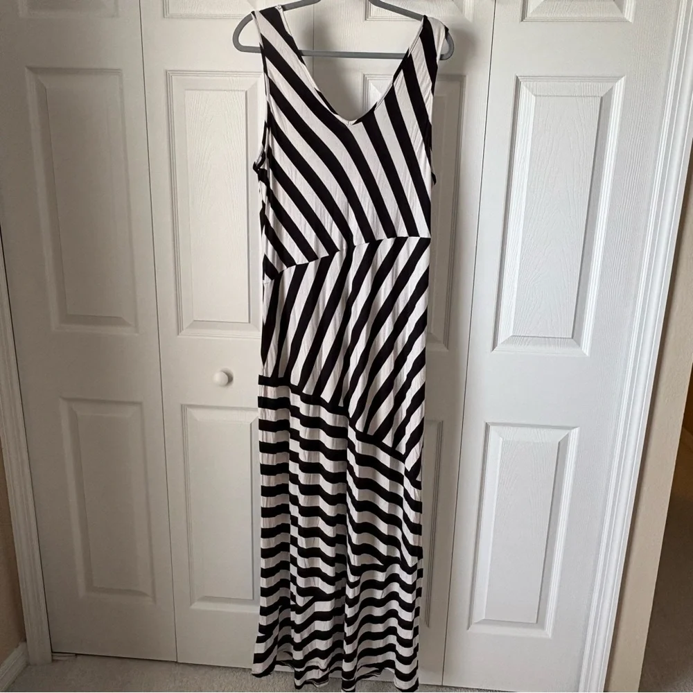 Striped maxi dress - sz18/20 - Picture 3 of 3